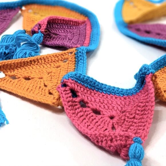 Hand Knitted Garland - Picture 4 of 5